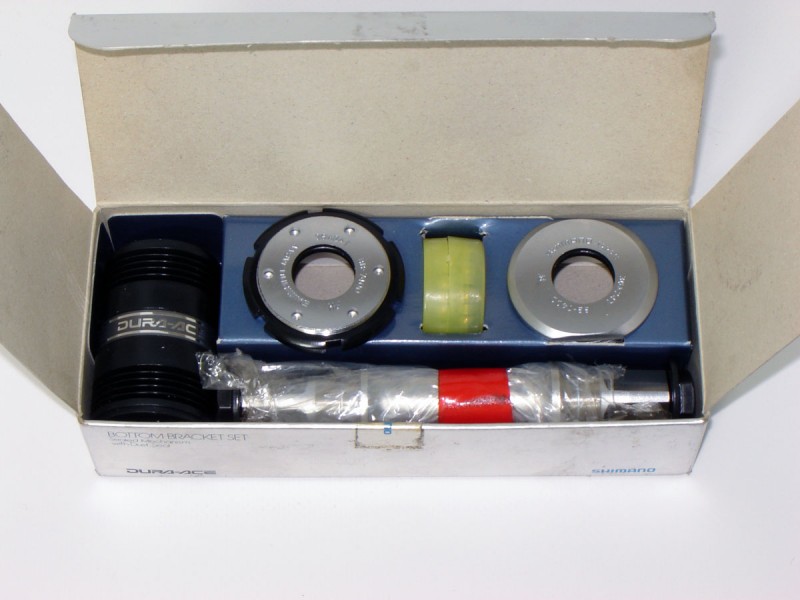 SHIMANO DURA ACE NOS Bottom bracket