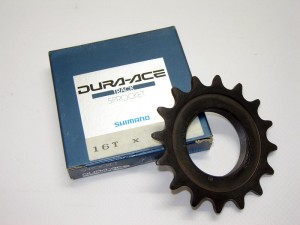 Dura Ace SS-7600 fixed gear 16 x 1/8