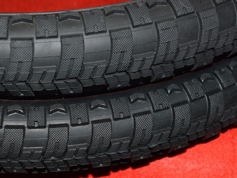 Haro Catapult tire set tyres 20x2.1 mid school bmx vintage 2001 black NOS