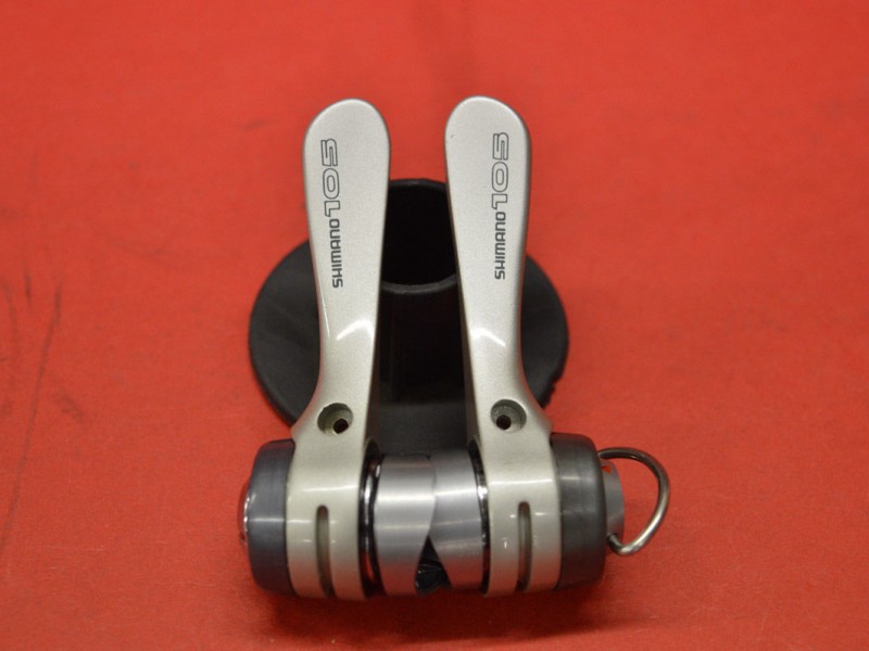 Shimano 105 shifter set sl-1056 sis index/friction 8 speeds down tube braze on NOS 