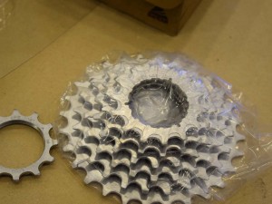 SUNTOUR cassette 7 speed 12-28 accushift PowerFlo NOS silver JAPAN