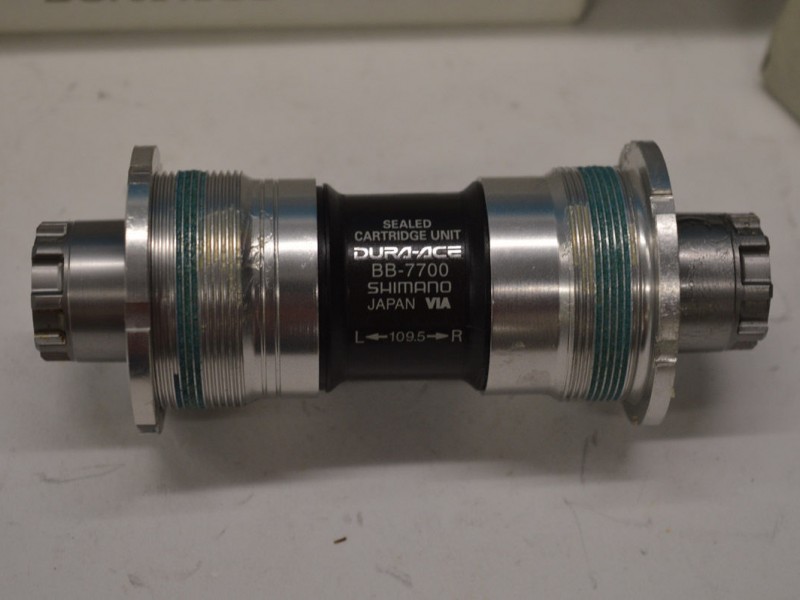 Shimano Dura Ace Bottom bracket bb 7700 109,5mm Italian threaded 3670 NIB