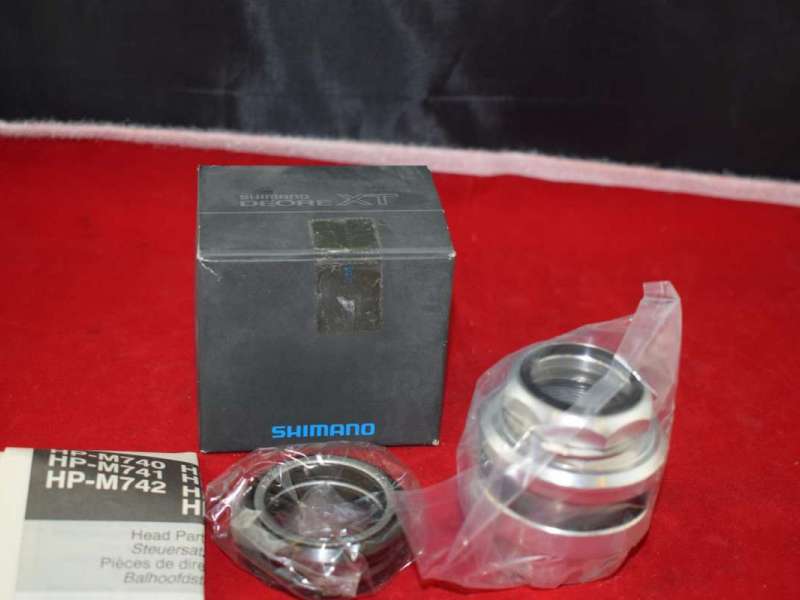Shimano DEORE XT headset 1-1/8 inch threaded HP-M741 silver alloy NOS NIB