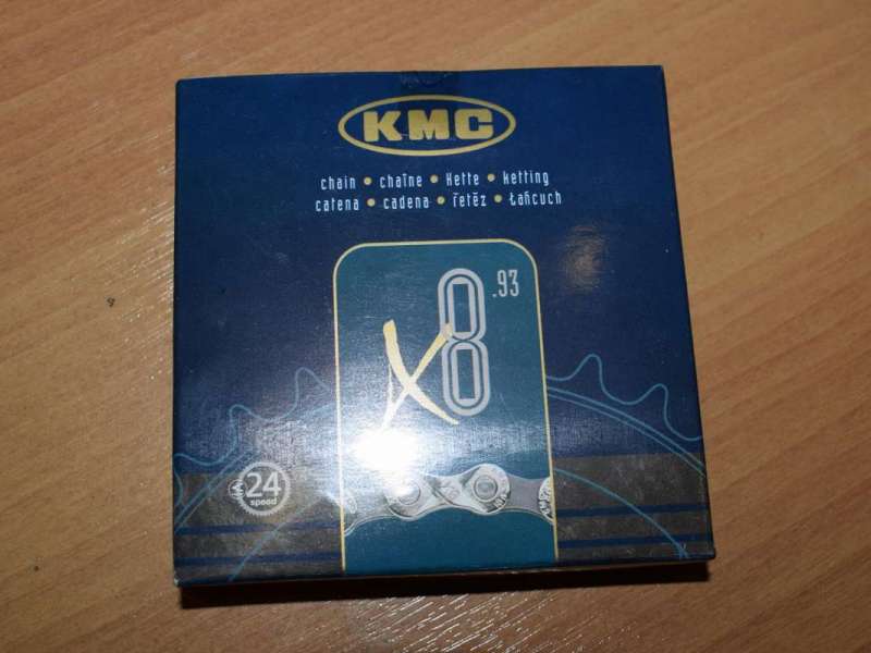 KMC X8.93 8 gears chain New in box