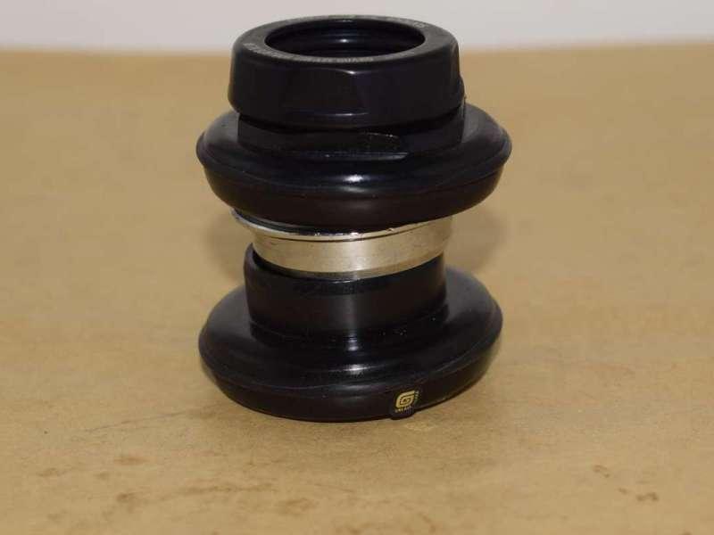 Suntour XC PRO Grease Guard 1 1/8 headset threaded BSA Vintage black Japan NOS