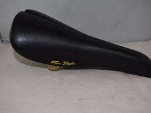 VELO VL - 110 Free Style seat saddle old school bmx black Stamped 1989 NOS