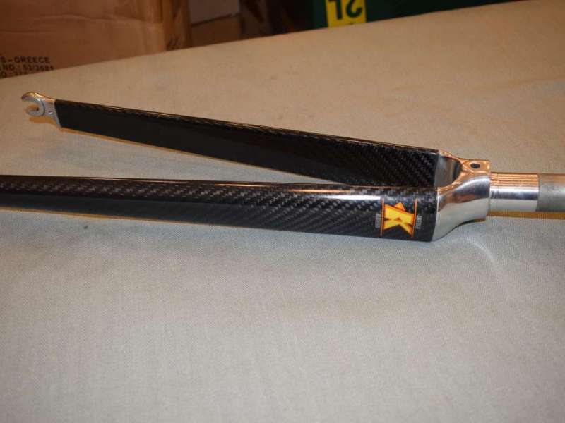 KINESIS 1'' inch Carbon road fork 700C threaded 210 mm straight blade 510 grams NOS