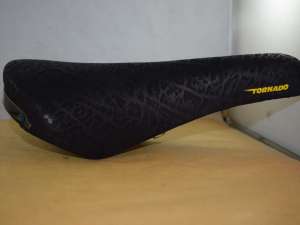 Mid school BMX seat saddle ISCASELLE Tornado leather black bronze rail NOS 