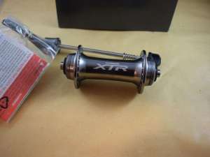 Shimano XTR HB M960 36 holes front hub Rim brake silver NOS NIB