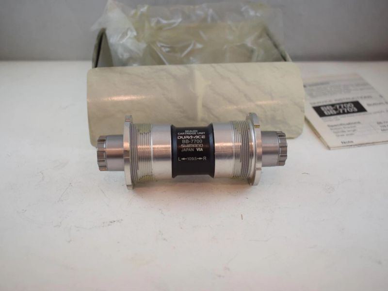 Shimano Dura Ace Bottom bracket bb 7700 109,5mm BSA English threaded Octalink NOS