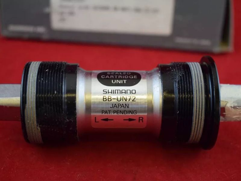 Shimano BB-UN72 Bottom bracket 73 107 mm XT Ultegra BSA Threaded Square NOS